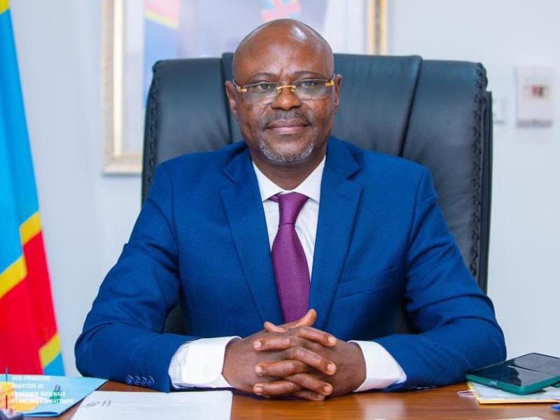 Guy Kabombo aux Léopards : « Portez encore plus haut les couleurs de la RDC »   52 ans après, la République démocratique du Congo retrouve une phase finale de la Coupe du monde de football. La sélection nationale entre en lice ce mercredi 17 juin face au Portugal de Cristiano Ronaldo.  Ce match s’inscrit dans le cadre de la première journée de la phase de groupes du Mondial 2026, qui se déroule au Mexique, au Canada et aux États-Unis.  Le vice-Premier ministre de la Défense et des Anciens combattants a tenu