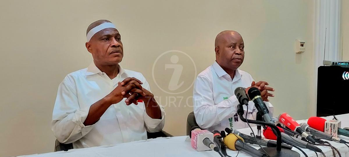 Martin Fayulu et Adolphe Muzito lors d'une conférence de presse à Kinshasa 